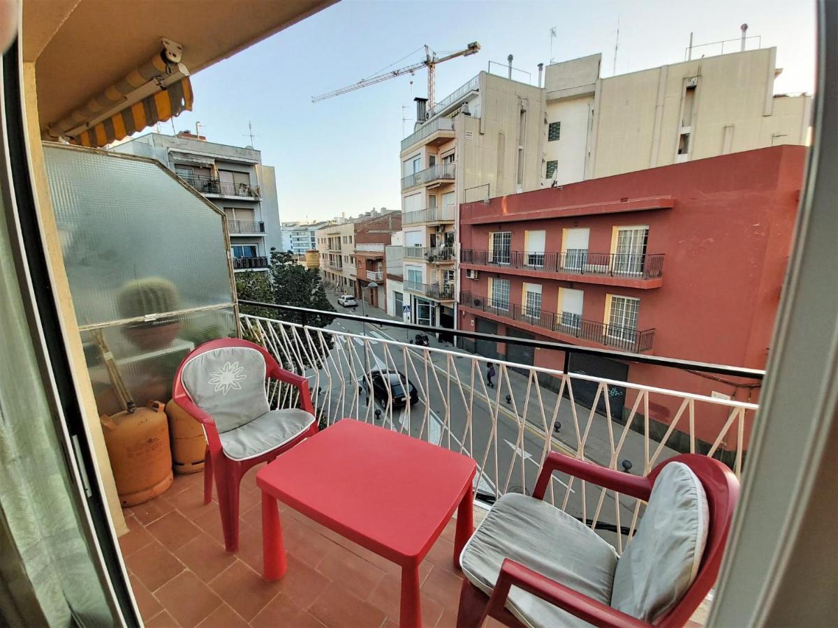 Diana Apartamento Con Terraza Muy Cerca Del Mar Пинеда де Мар Екстериор снимка
